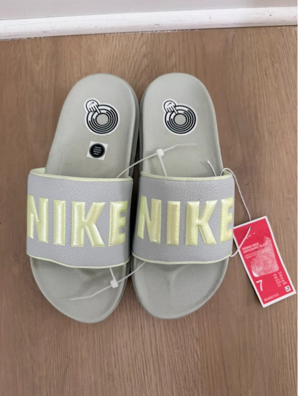 Nike women’s size 7 slides